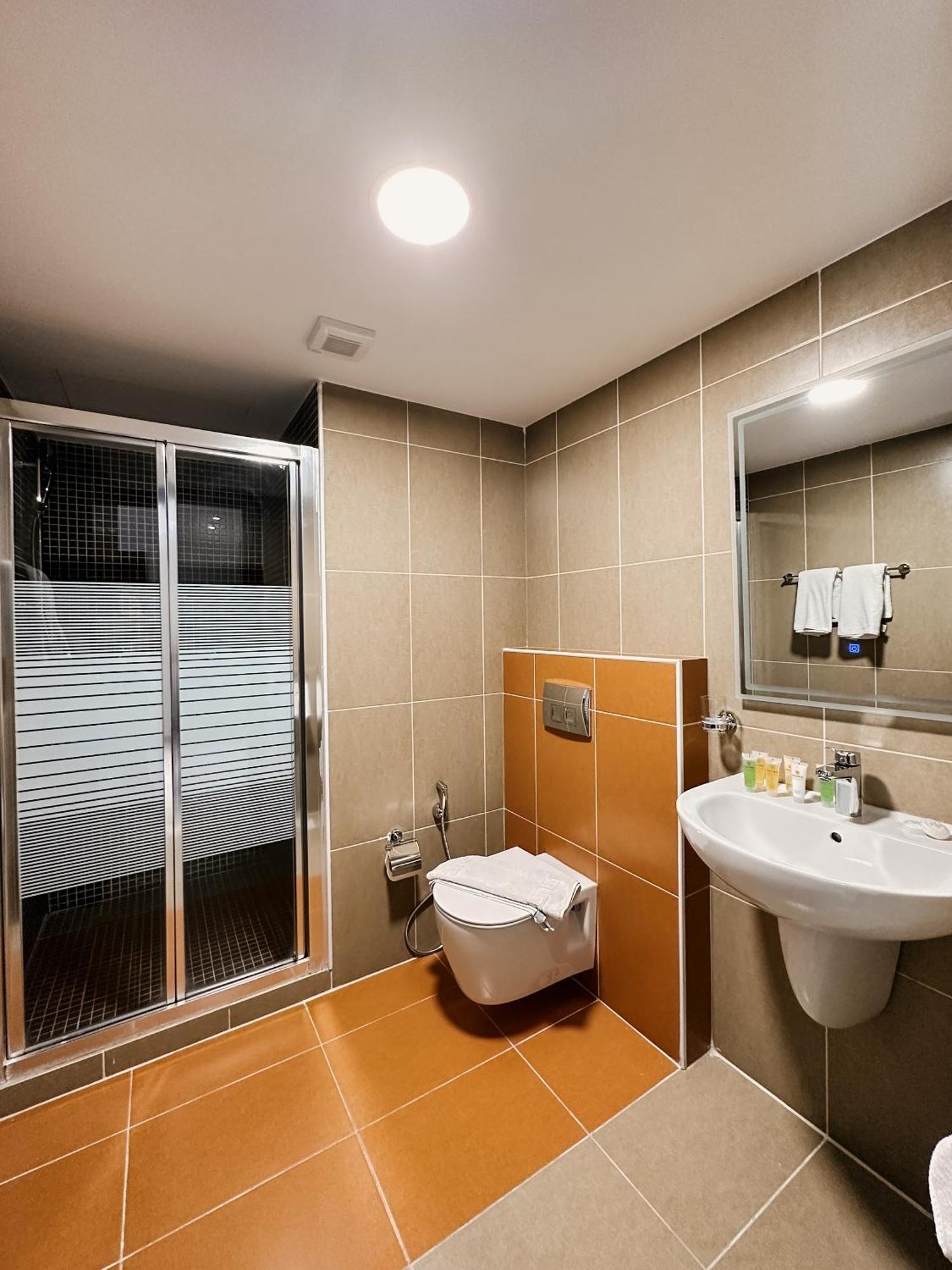 Celino Hotel Аман Екстериор снимка