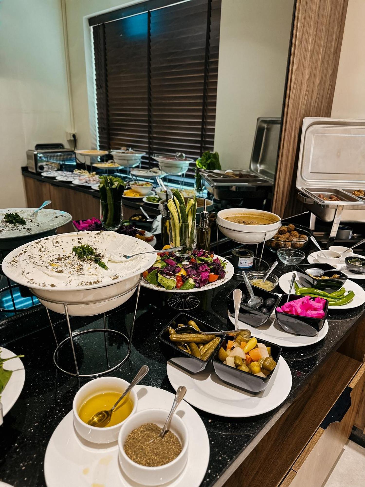 Celino Hotel Аман Екстериор снимка