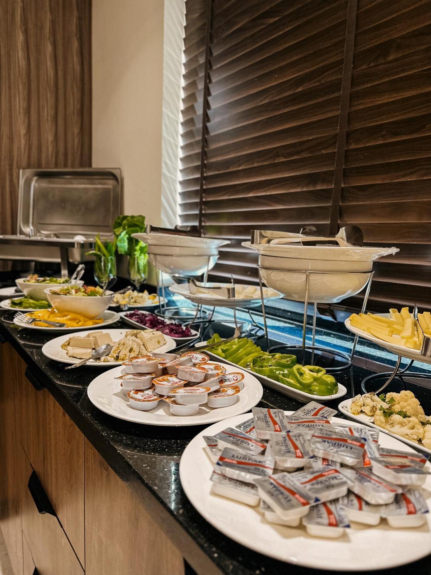 Celino Hotel Аман Екстериор снимка